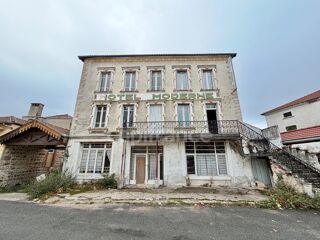Vente Immeuble IMMEUBLE À RÉNOVER DE 480 M2 SUR 4 NIVEAUX, TERRAIN DE 623 M2, DÉPENDANCES, PROXIMITÉ DES COMMERCES Saint just en chevalet