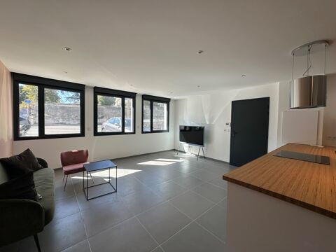   Marseille 12ème, Saint barnabé,  Local/bureau de 90m2 avec places de parking en SUS, visibilité absolue 