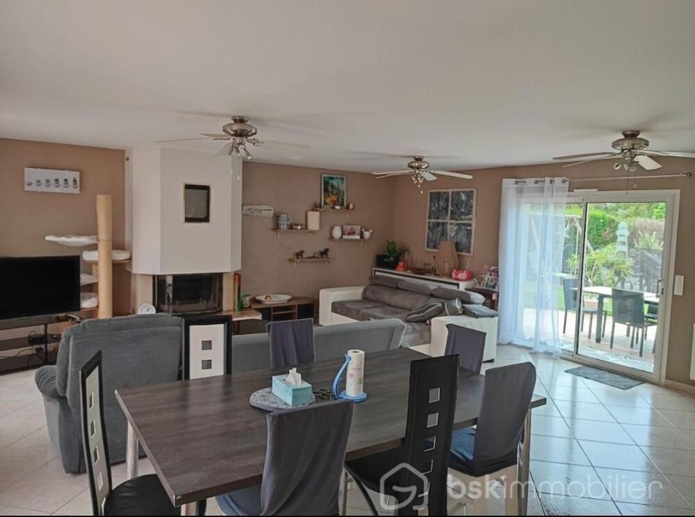 Maison de 167m2 avec piscine et garage indépendant