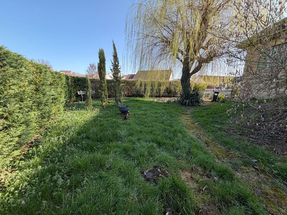 Joli pavillon sur sous sol dans un quartier calme de Sermoise sur Loire