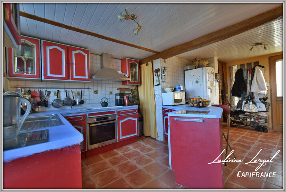 Maison 6 pièces, 4 chambres  174 m² habitables- grenier- cave-bucher- terrain de 598 m²-dépendance située entre Château-Thierry