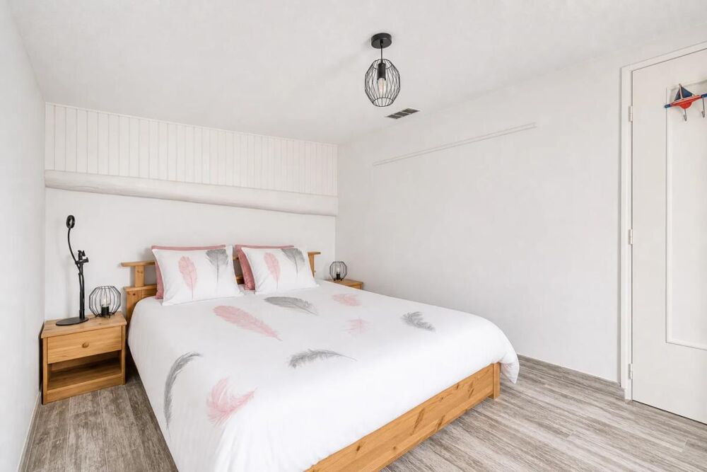 Maison rénovée 5 pièces à Saint-Laurent-de-la-Prée