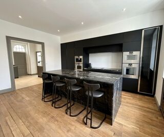  Appartement à vendre 5 pièces 151 m²