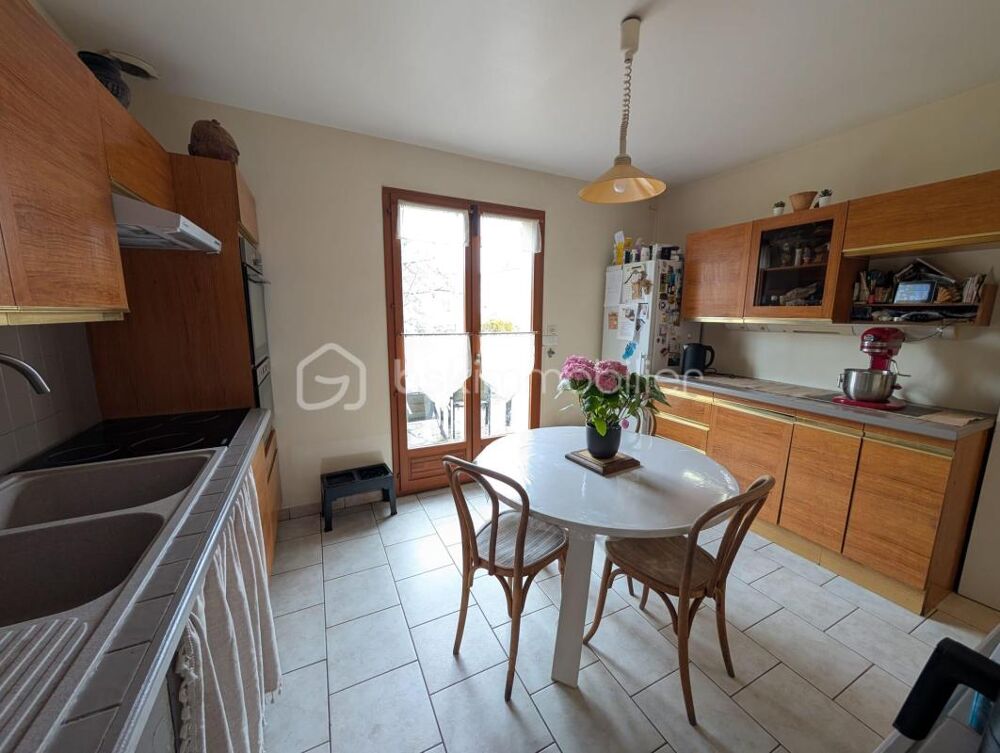Maison familiale avec beau terrain arboré