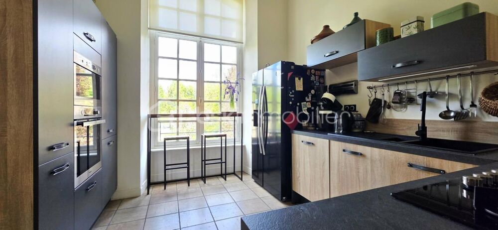 A vendre, à moins de 20min d'Amiens, superbe triplex composé de 3 chambres et 1 bureau, cave, parking et parc commun