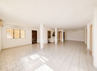  Appartement � louer 4 pi�ces 122 m�