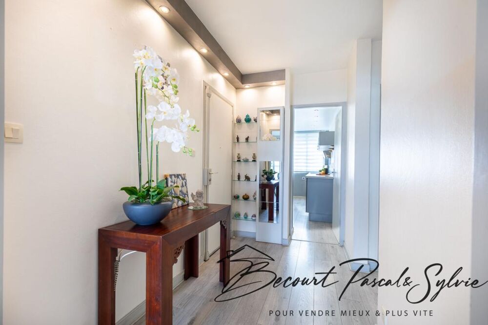 Vente Appartement Martigues ? Le canal pour horizon, le coeur de ville à portée de pas Martigues