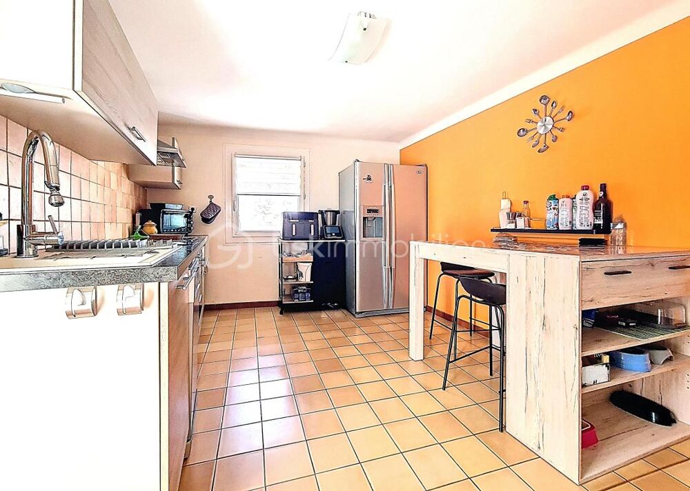 Vente Maison MAISON DE VILLAGE AVEC TERRASSE, 4 CHAMBRES, GARAGE, CAVE Los masos