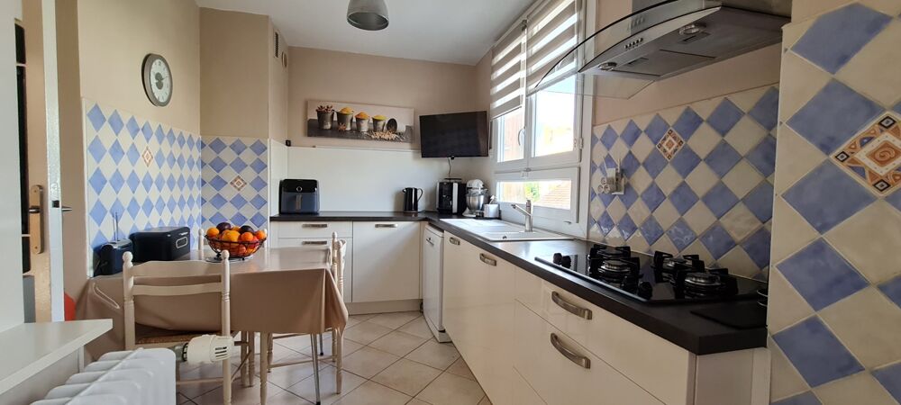 Vente Appartement NIMES à vendre T5 de 84 m² 3 chambres, garage individuel, balcon, jardin commun, parking Nimes