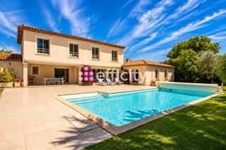  Villa à vendre 8 pièces 223 m²
