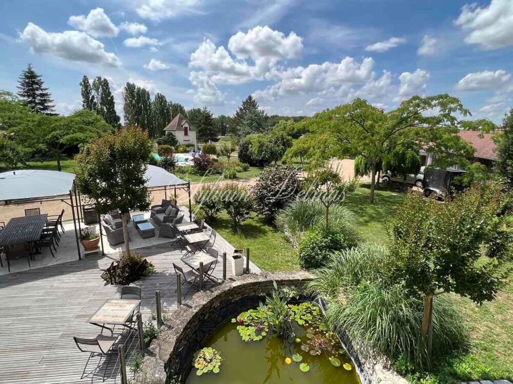 à vendre  Propriété/château Tours (37000)