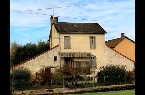   ? Maison entièrement à rénover avec jardin, dépendances – Mayet-de-Montagne Maison - 4 pièce(s) - 60 m²