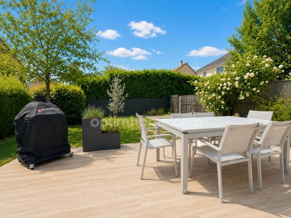 Jolie maison KAUFMAN ET BROAD de 80,49 m² avec 3 chambres, un beau terrain , garage à LINAS dans un lotissement au calme et proc