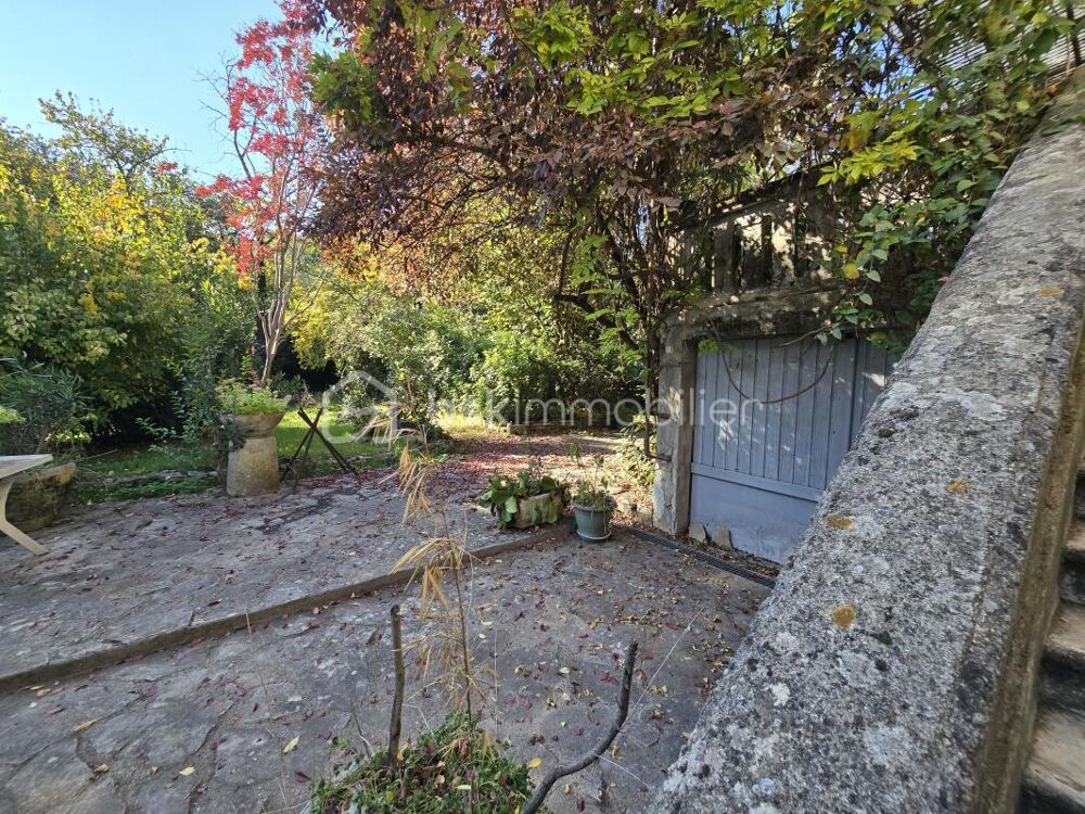 Maison de caractère avec jardin et dépendances  Le Teil