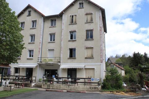 Murs et fonds de commerce pour cet ancien H&ocirc;tel avec activit&eacute; Bar / Restaurant / Chambres d'h&ocirc;tes avec Licence IV 338000 48300 Langogne