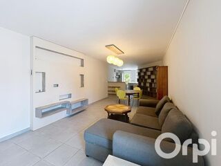  Appartement à louer 4 pièces 107 m²