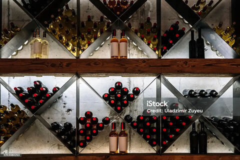   75013 PARIS : CAVE À VINS & DÉGUSTATION - 61,51 M² - RUE TRÈS PASSANTE 