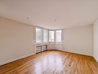 Vente Appartement APPARTEMENT DE 133,95 M² AVEC BALCON, CAVE ET GRENIER – CENTRE-VILLE DE ROANNE Roanne