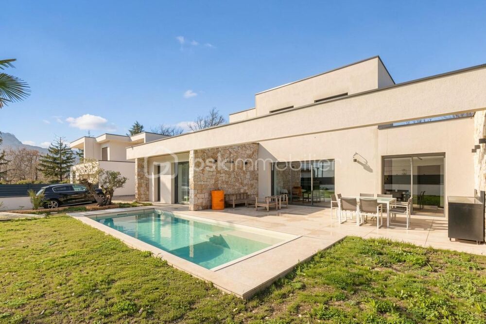 Maison 6 pièces 153 m² · à Bresson · 153 m² · 755 000 €