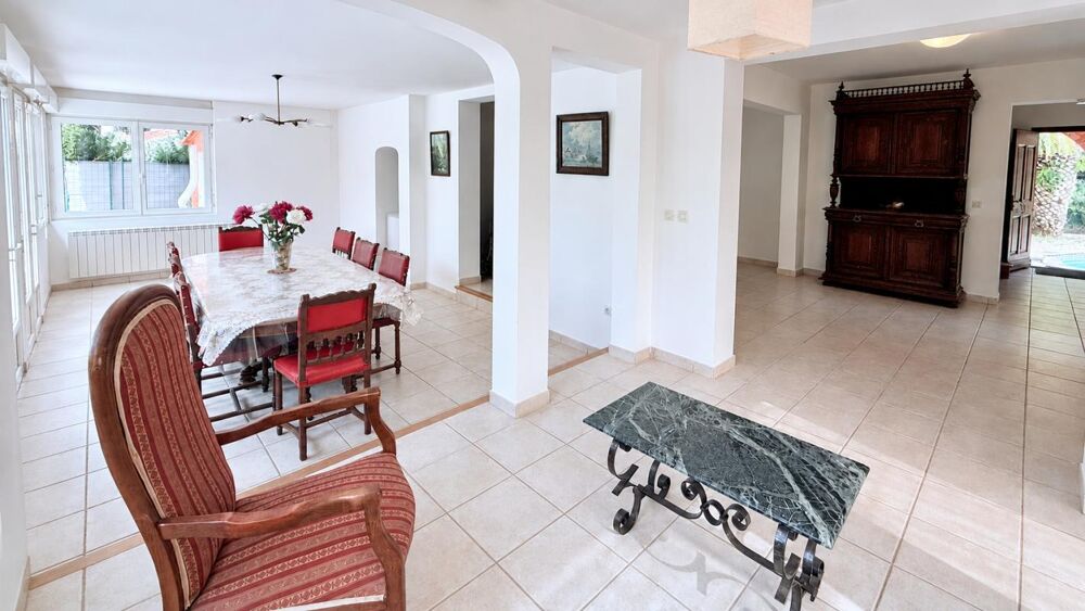 Vente Villa Villa T6 de 160 m2 sur 850 m² terrain avec piscine et garage - Plain pied Six fours les plages