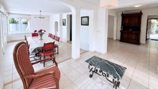 Vente Villa Villa T6 de 160 m2 sur 850 m² terrain avec piscine et garage - Plain pied Six fours les plages