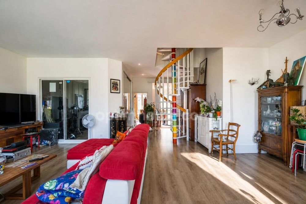 Lyon 7?  Duplex haussmannien d'exception sur les quais du Rhône  Vue panoramique sur Fourvière