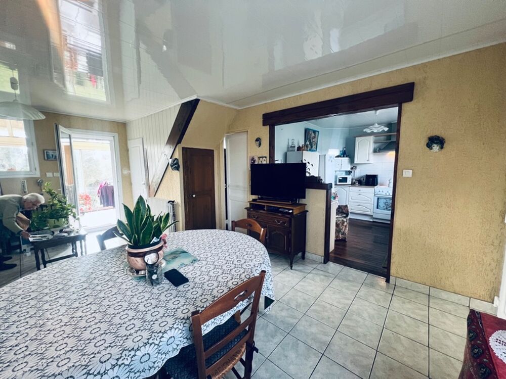 Maison vie de plain-pied 75m², 2 chambres, jardin et dépendances
