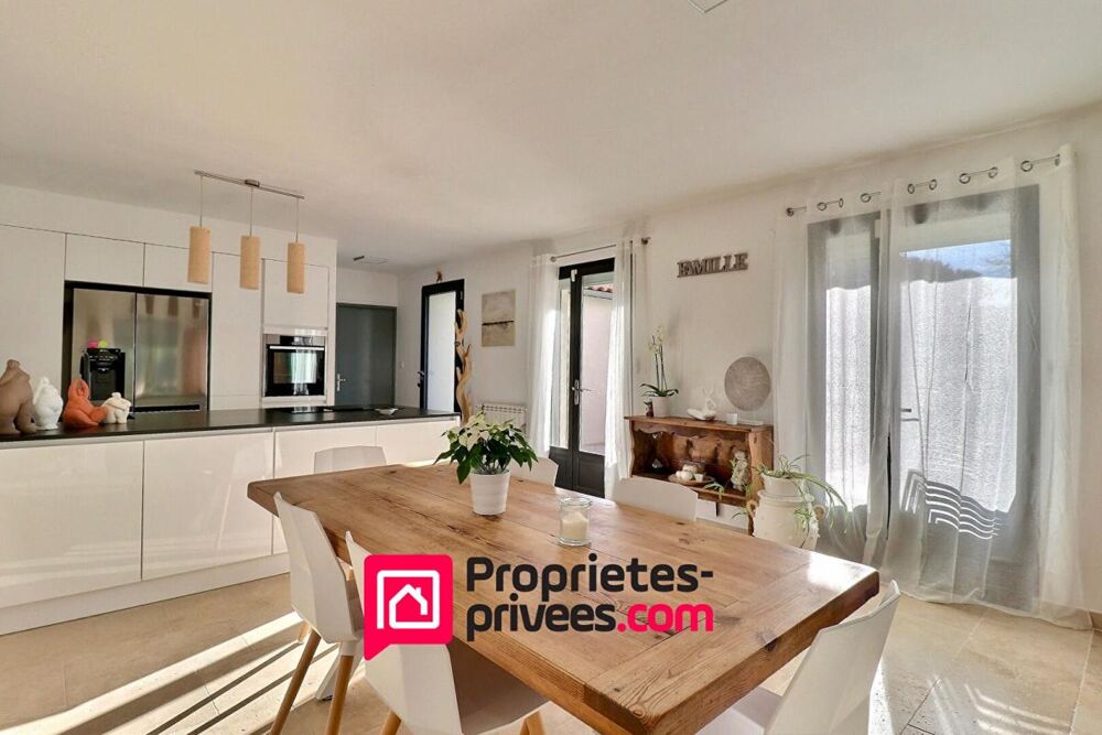 � vendre  Villa Uz�s (30700)