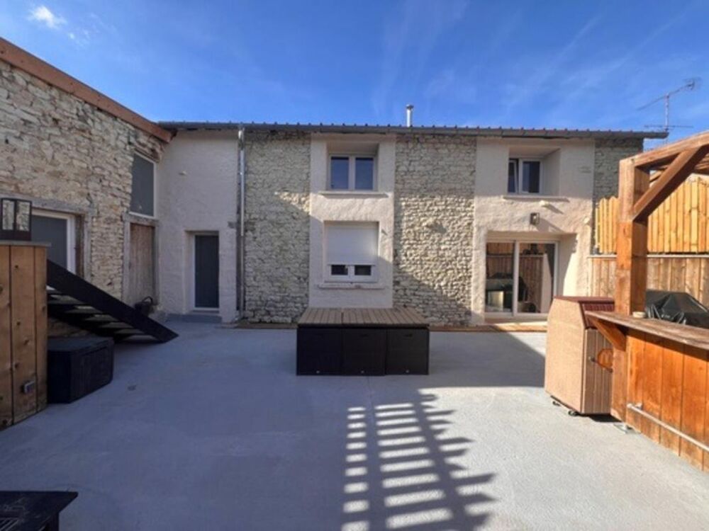 Vente Maison Superbe maison rénovée de 194 m² avec cinéma privé, grande terrasse, terrain et garage Nixeville blercourt