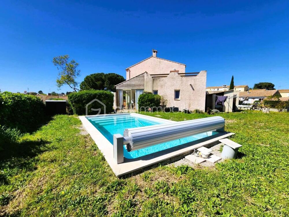 Villa surélevée avec sous-sol complet de 100 m2 avec 185 m2 habitable et jardin paysagé de 1116 m2 et piscine
