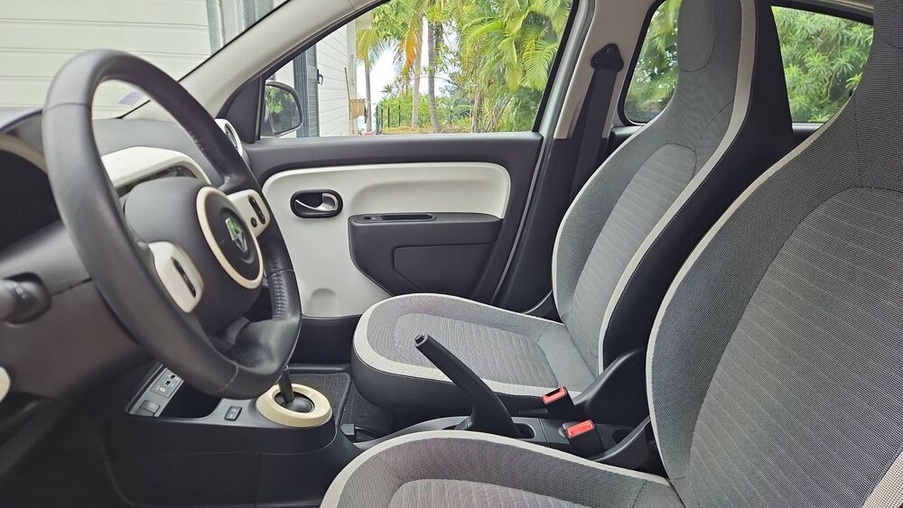 Twingo E-Tech 81 22 kWh Equilibre 2022 occasion 97419 La Possession