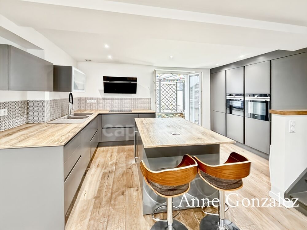 ORLEANS Coeur de ville entre bords de Loire et Halles Châtelet, à vendre superbe maison rénovée avec qualité : pièce de réceptio