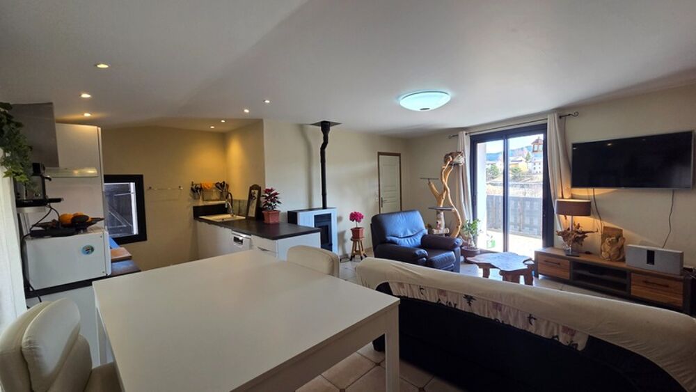Maison rénovée à Formiguères avec vue dégagée, extérieurs et fort potentiel