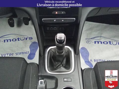 M&eacute;gane IV Berline TCe 115 Zen +Pack Techno 2025 occasion 10150 Lavau