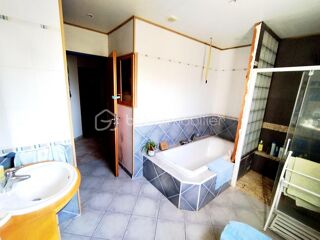  Villa � vendre 6 pi�ces 145 m�