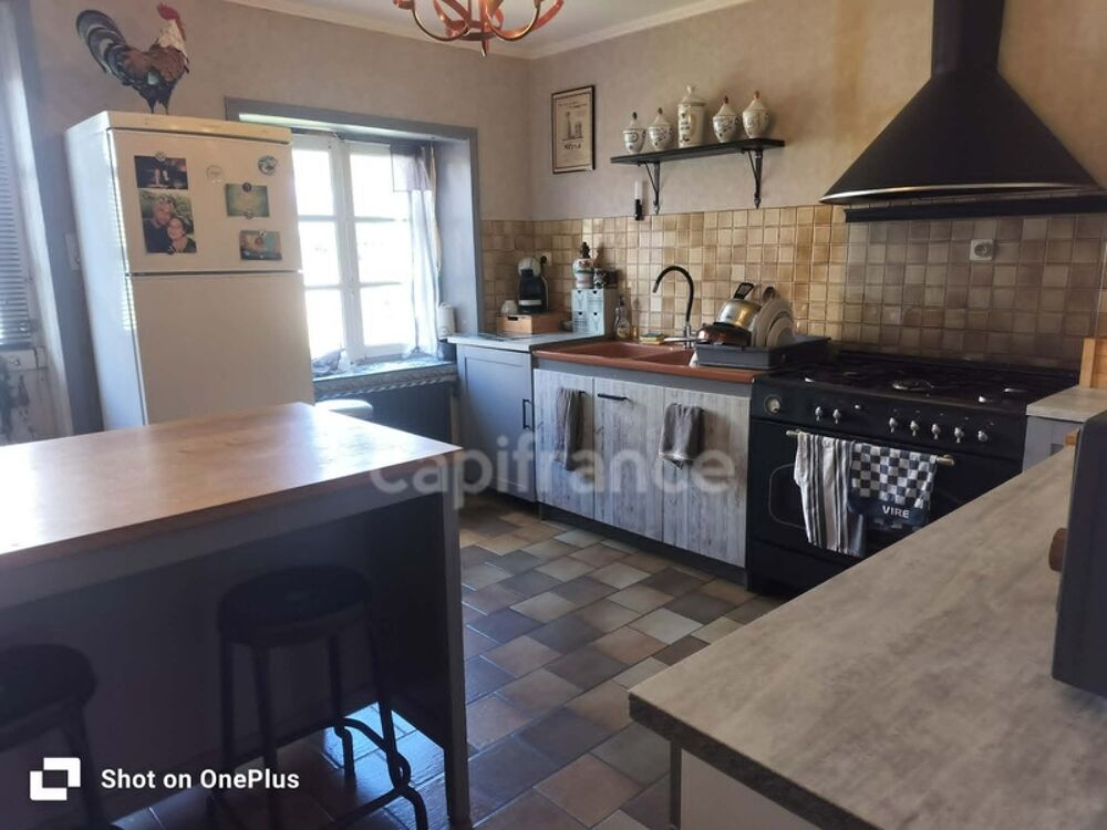 Maison familiale idéalement située au coeur de Poullaouen