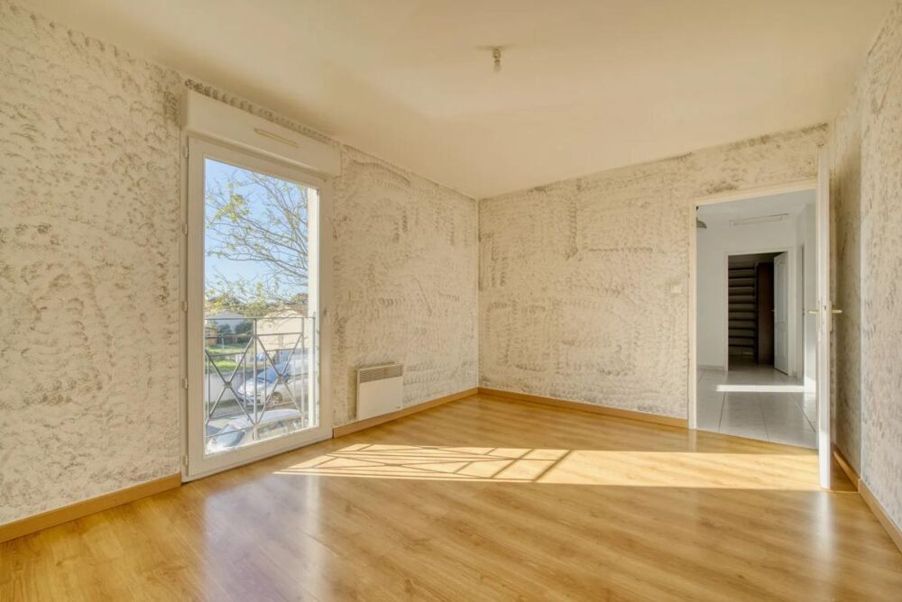 Vente Maison Maison de 6 pièces de 154 m² à Saint-Pierre-d'Amilly Saint pierre d amilly