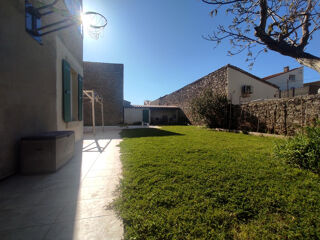  Maison  vendre 8 pices 242 m