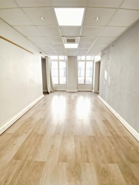   Bureaux lumineux, climatisés, avec de beaux volumes - bail de courte durée 