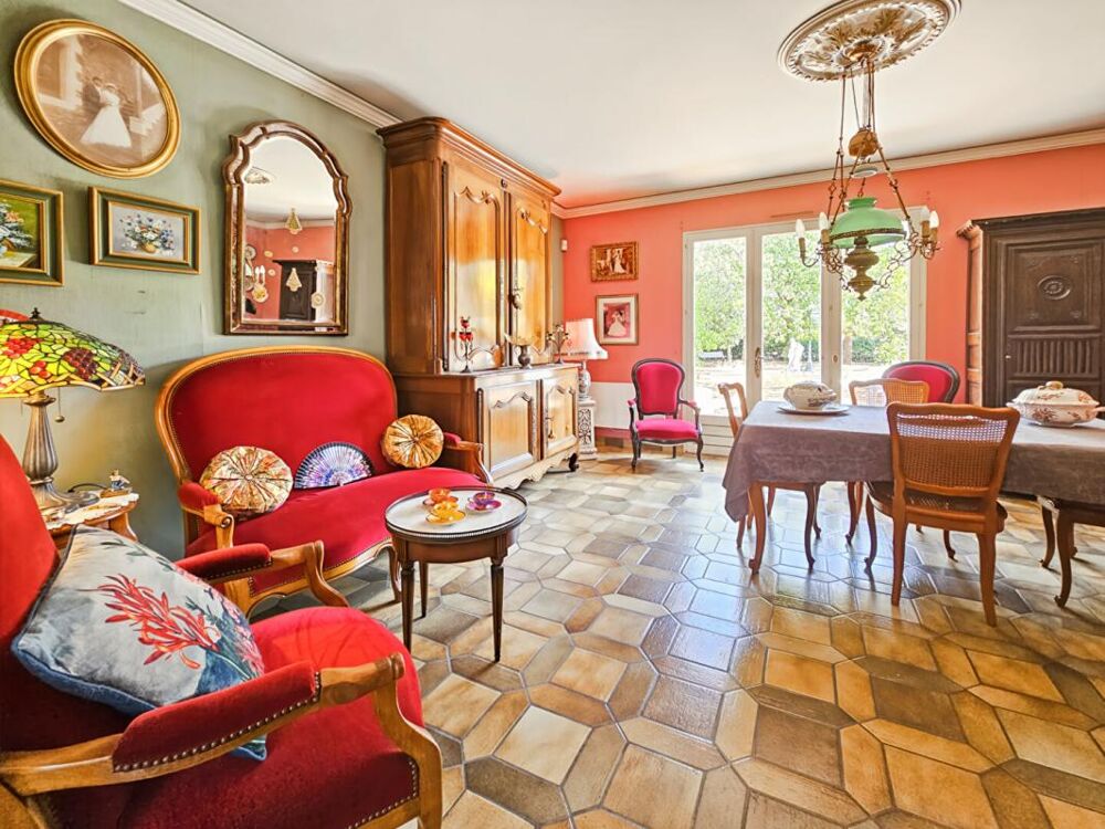 Vente Maison Maison familiale avec un parc arboré de plus de 4 000 m² à seulement 3 km du centre historique d'Angers Angers