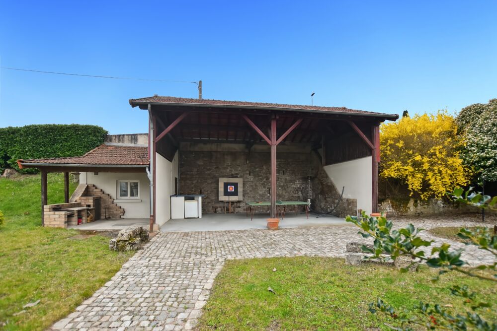 Vente Maison Maison d'habitation +deux appartements locatifs avec terrain de 2455 m2 Le creusot