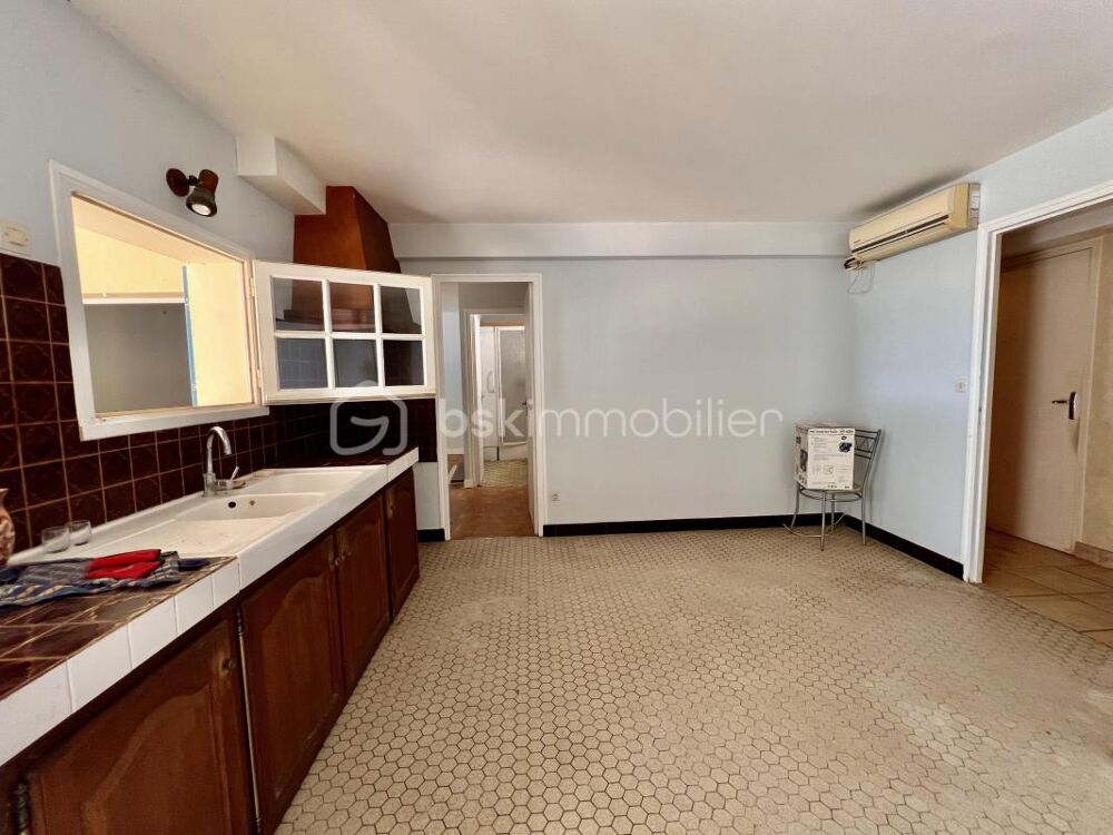 Vente Maison Jolie maison de plus de 213 m2, 6 chambres, jardin de 1500 m2! Couhe