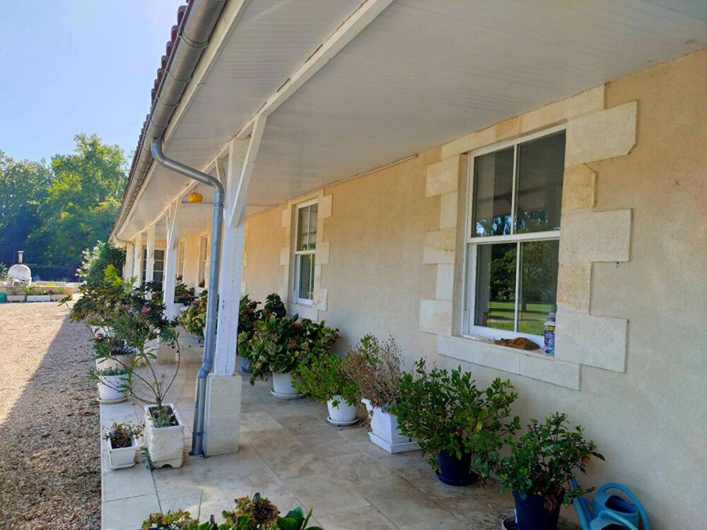  vendre  Proprit/chteau Saint-Seurin-de-Prats (24230)