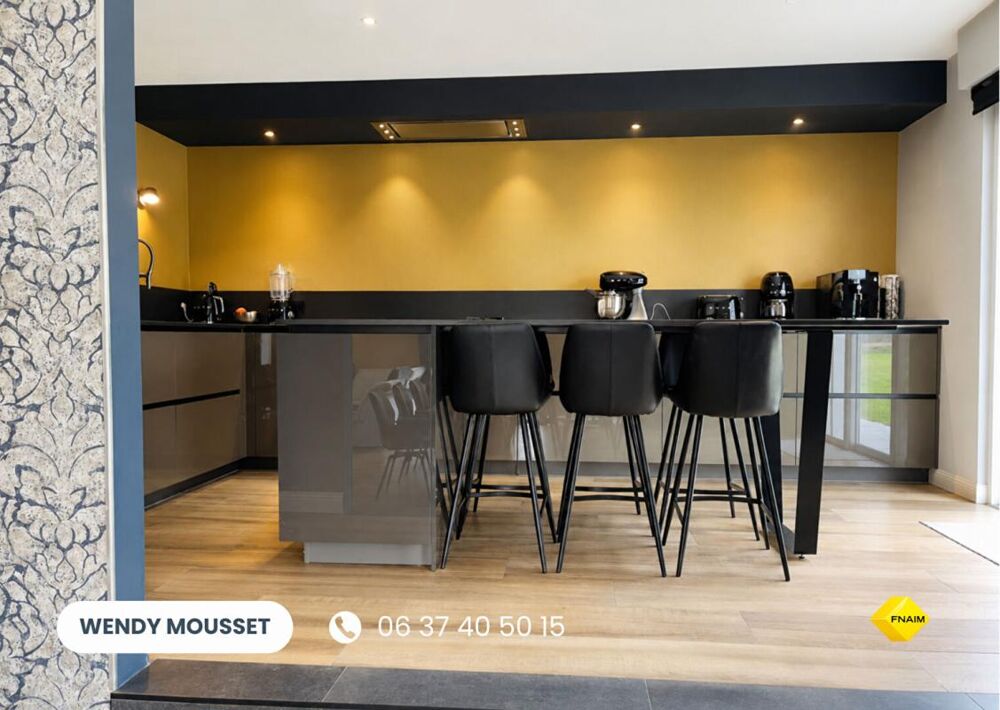 Villa bourgeoise de 285 m² avec immense sous-sol - Aux portes de Vannes - Secteur Saint-Goustan/Golf à Theix-Noyalo