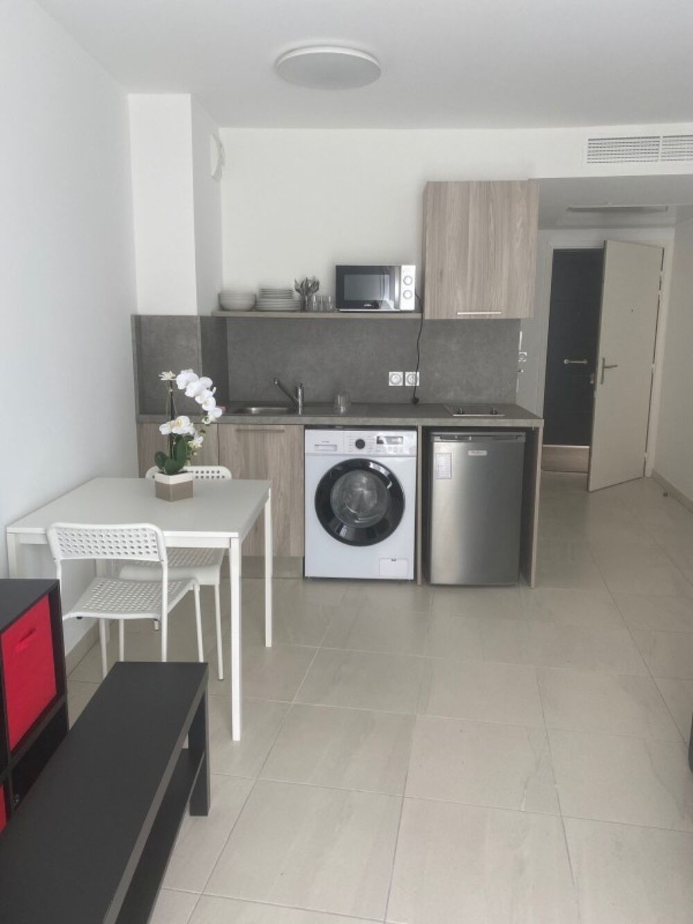 Location Appartement Studio meublé à BEAUSOLEIL avec PISCINE Beausoleil