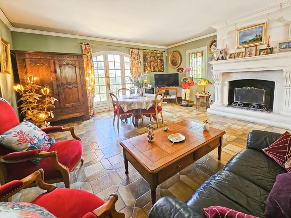 Vente Maison Maison familiale avec un parc arboré de plus de 4 000 m² à seulement 3 km du centre historique d'Angers Angers