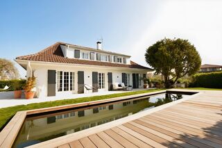  Villa � vendre 6 pi�ces 250 m�