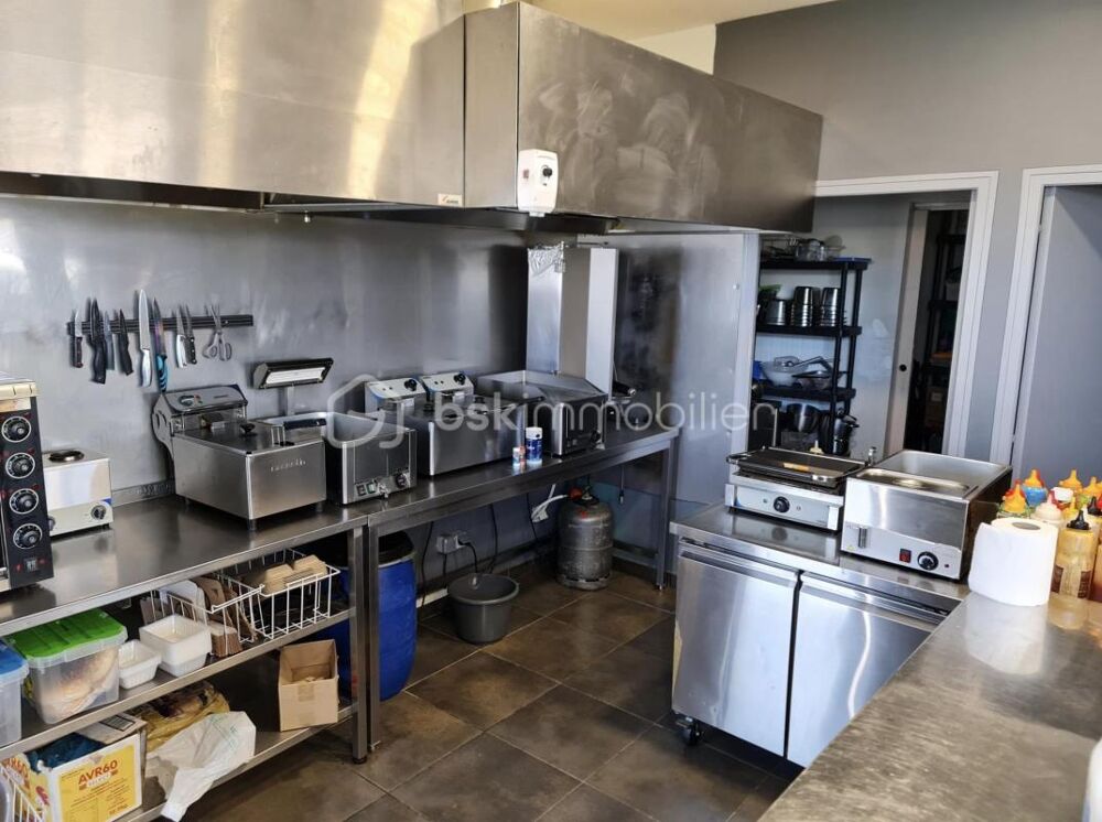   ? Fonds de commerce – Restauration / Vente à emporter / Livraison Secteur : Bernis (30) – Emplacement passant 