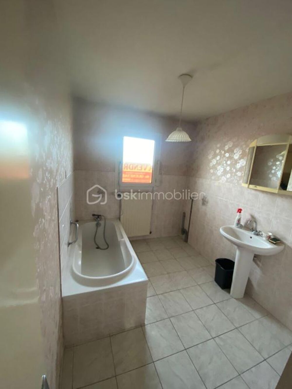 PAVILLON SUR SOUS SOL QUARTIER ALOUETTE