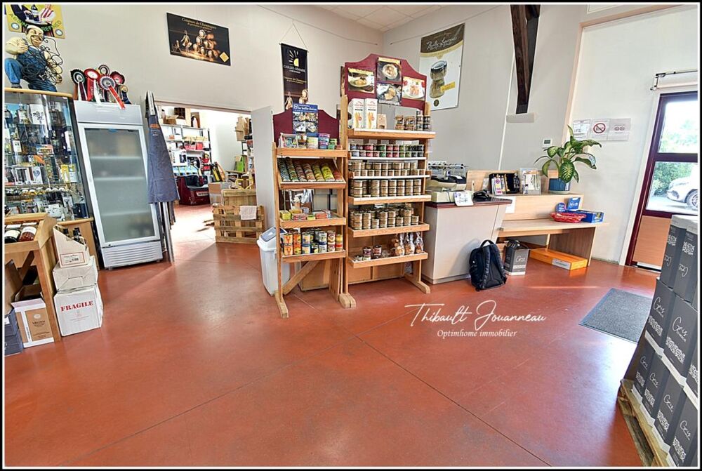   Local commercial + logement attenant - Emplacement stratégique en sortie N154 La madeleine de nonancourt